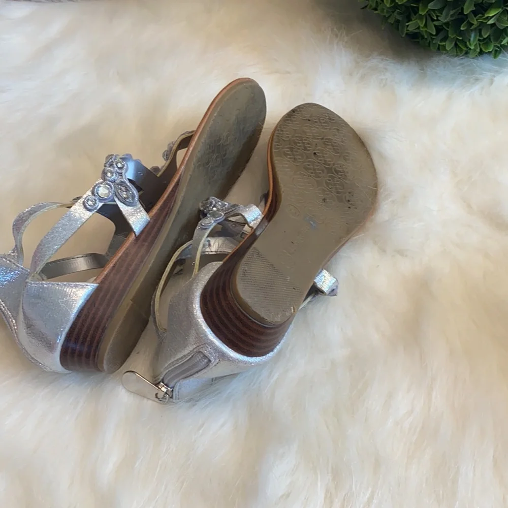 DAISY FUENTES Gilda sandals.